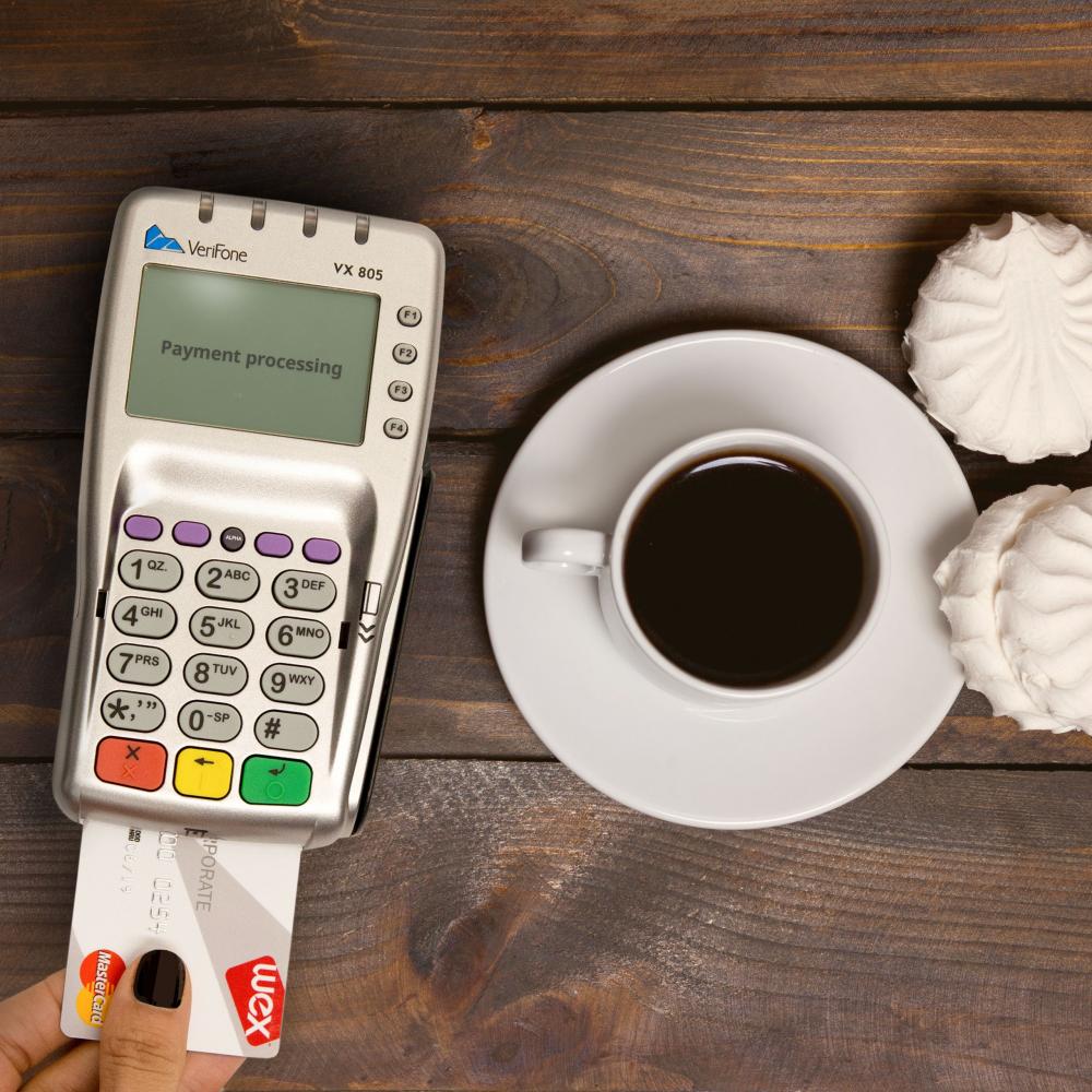 VX 805 processing payment