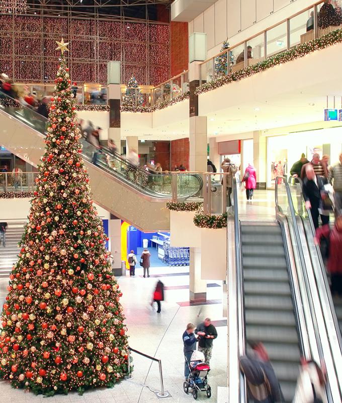 holiday shopping at the mall in 2023 driving retail success