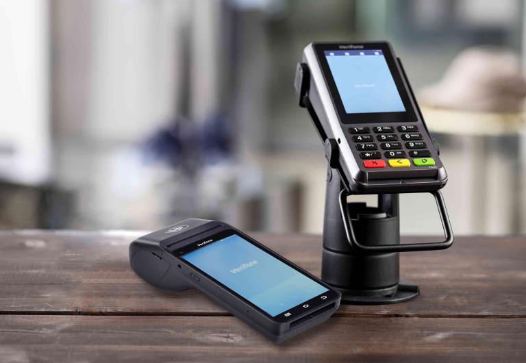 T650 tvådelad på ett bord